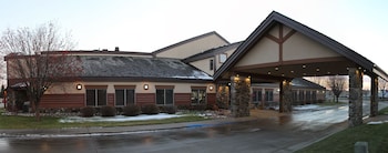 cmon inn hotel and suites