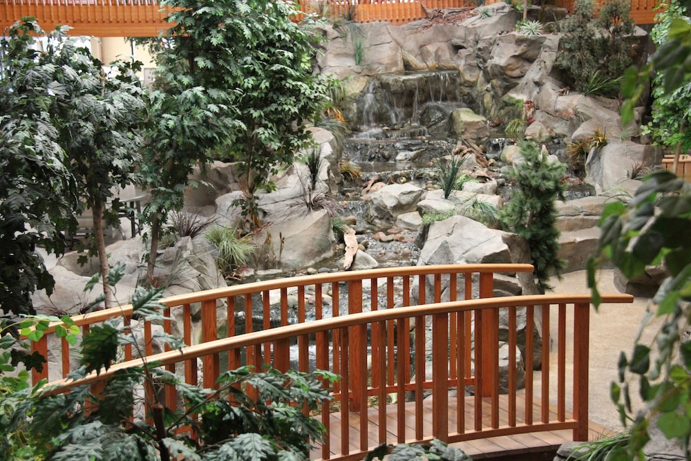 cmon inn hotel and suites