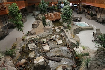 cmon inn hotel and suites