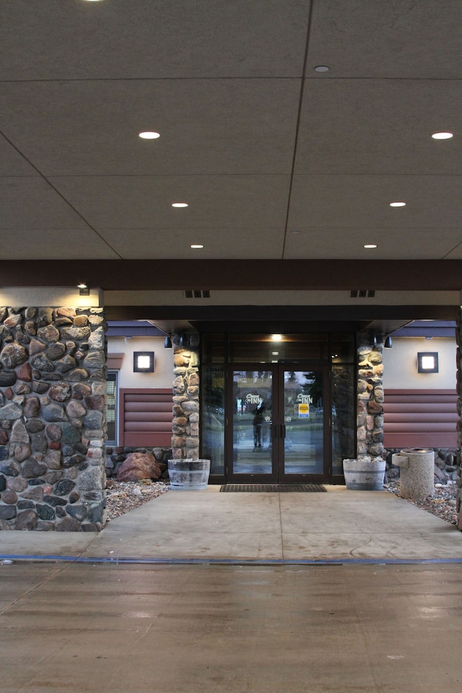 cmon inn hotel and suites