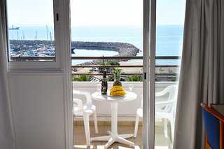 sun hall beach hotel apts