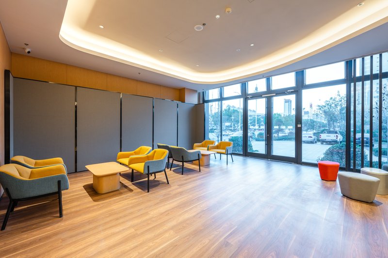holiday inn express xinji city center an ihg hotel