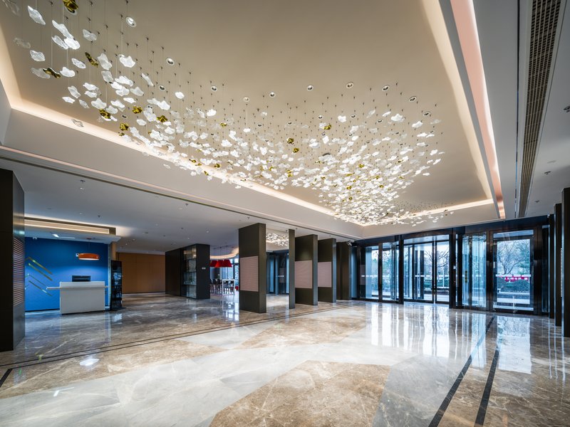 holiday inn express xinji city center an ihg hotel
