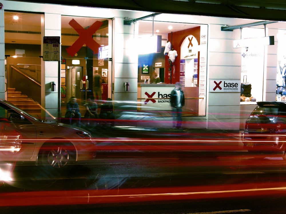 nomads sydney hostel