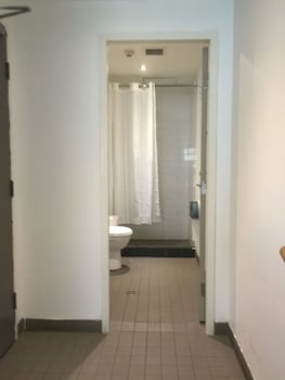 nomads sydney hostel