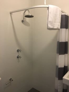 nomads sydney hostel