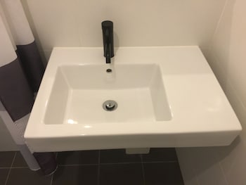 nomads sydney hostel