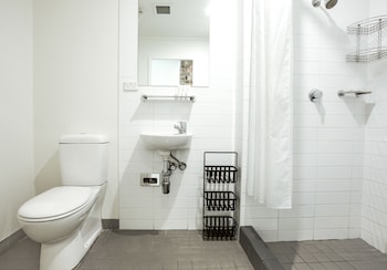 nomads sydney hostel