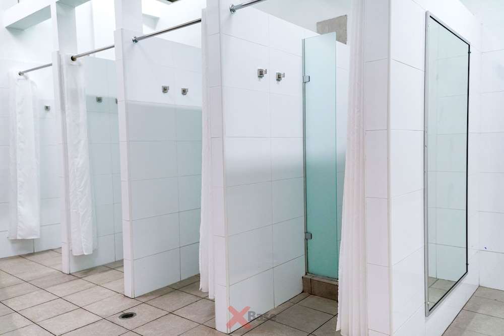 nomads sydney hostel