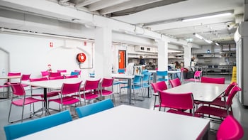 nomads sydney hostel