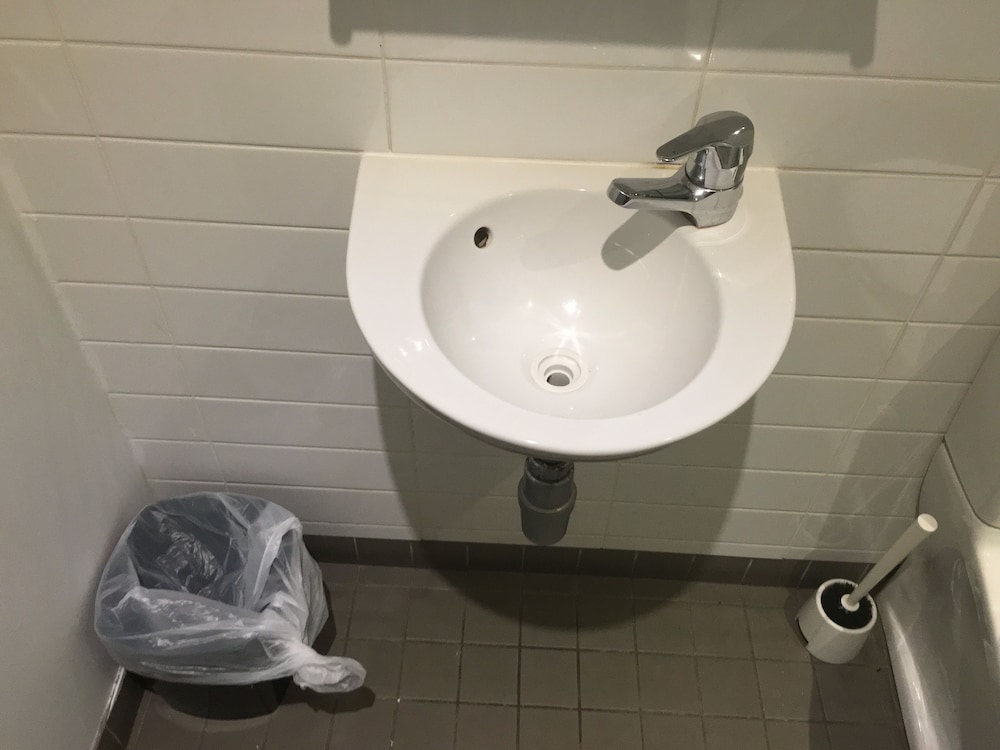 nomads sydney hostel