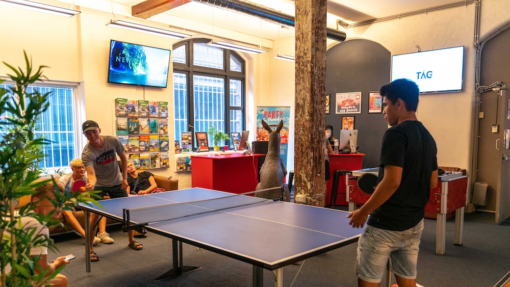 nomads sydney hostel