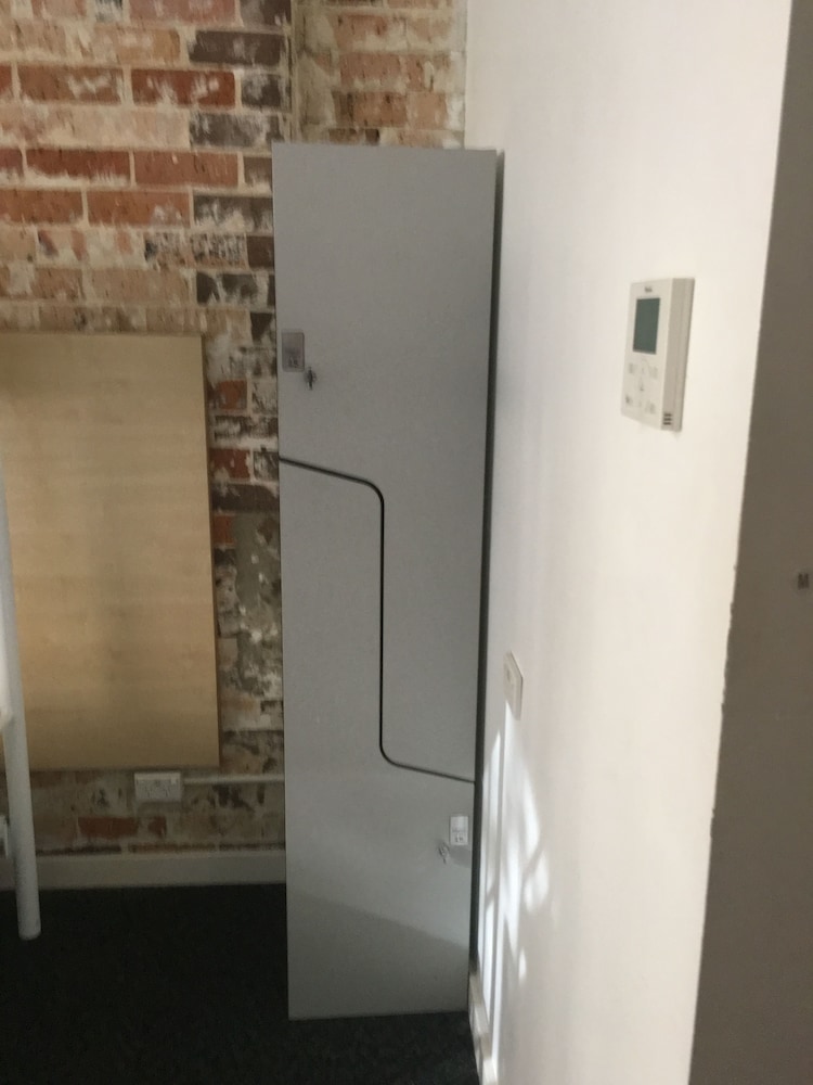 nomads sydney hostel