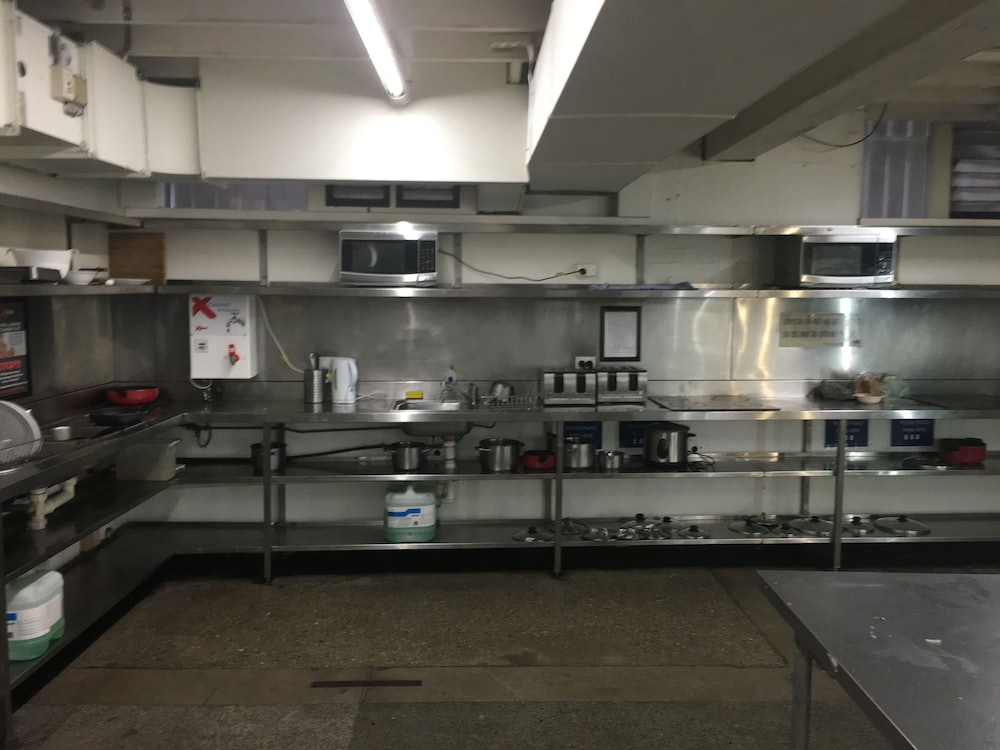 nomads sydney hostel