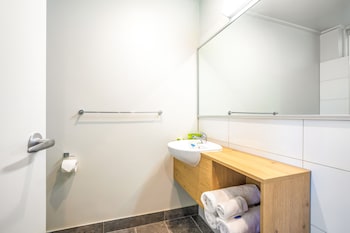 nightcap at keysborough hotel