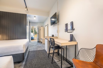 nightcap at keysborough hotel