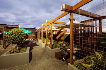 nightcap at keysborough hotel