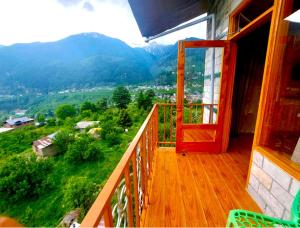 hotel marina heights