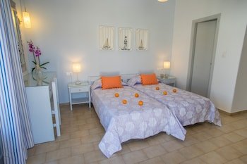 cyclades studios paros