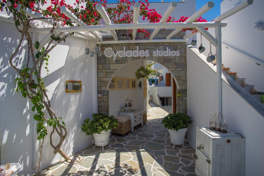 cyclades studios paros
