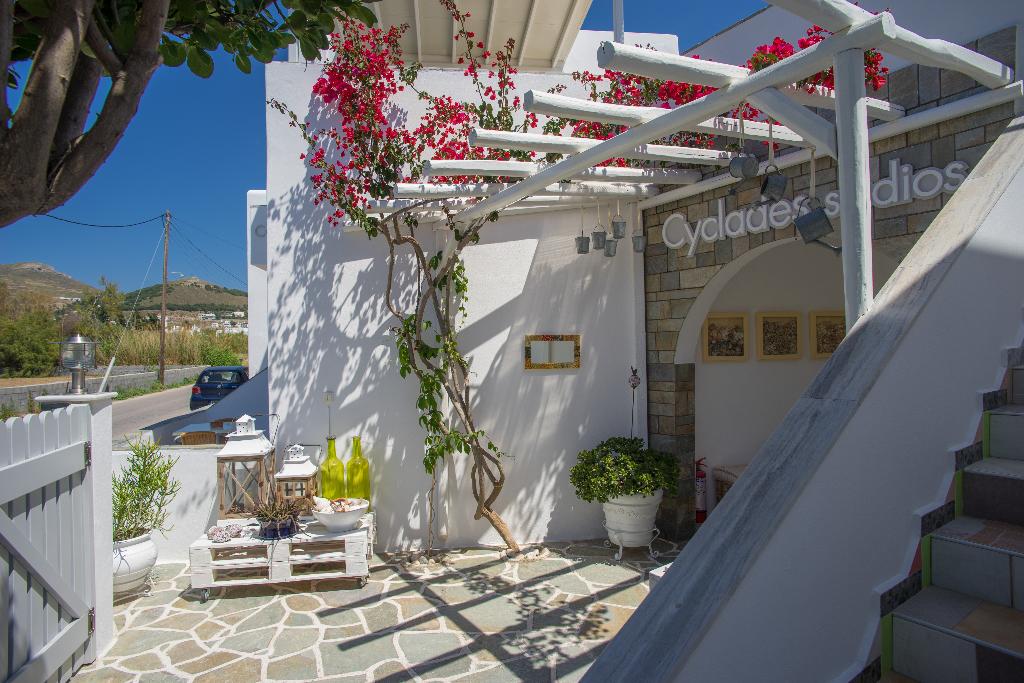 cyclades studios paros