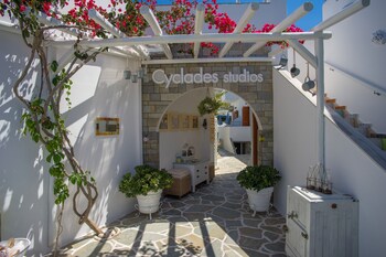 cyclades studios paros