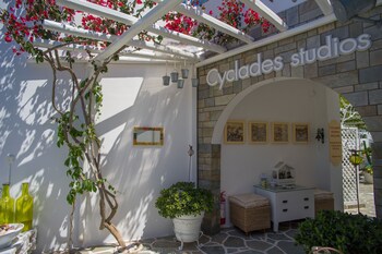 cyclades studios paros