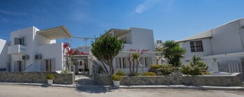 cyclades studios paros