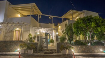 cyclades studios paros