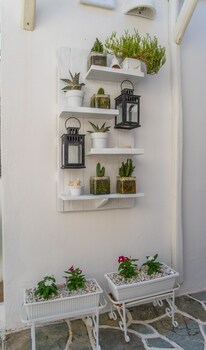 cyclades studios paros