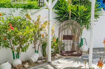 cyclades studios paros