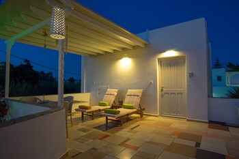 cyclades studios paros
