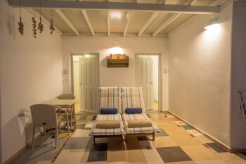 cyclades studios paros