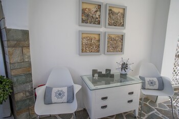 cyclades studios paros