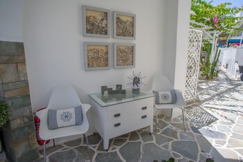 cyclades studios paros