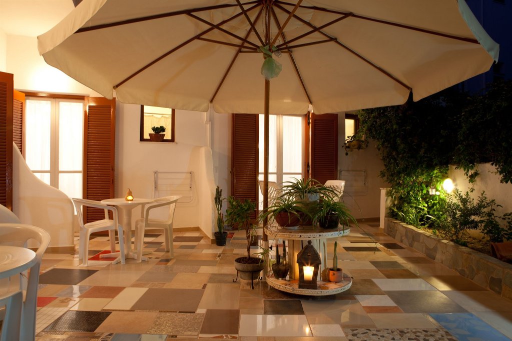 Cyclades Studios - Paros,Paros>>Parikia,1.5 star
