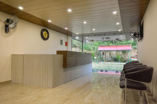 Nakshatra Resort Shimla,,3 star