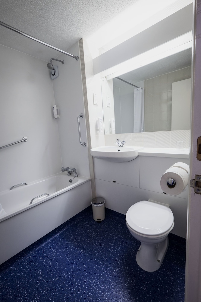 travelodge dublin airport north swords
