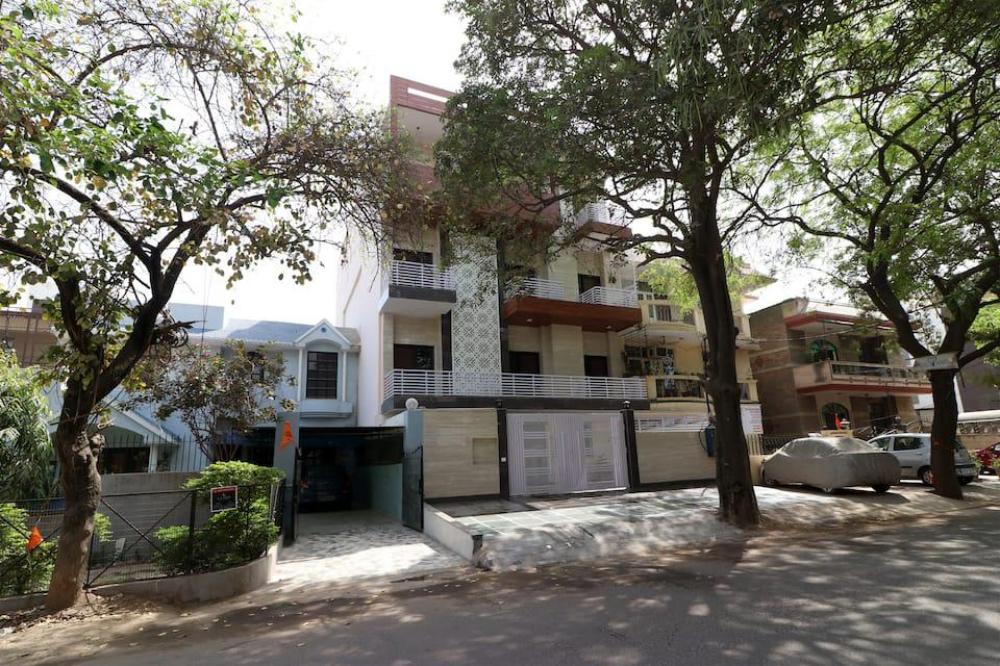 sks premier golf course road