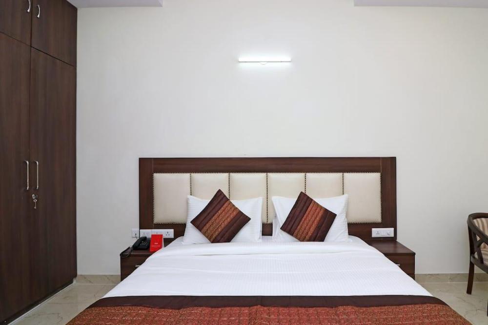 sks premier golf course road