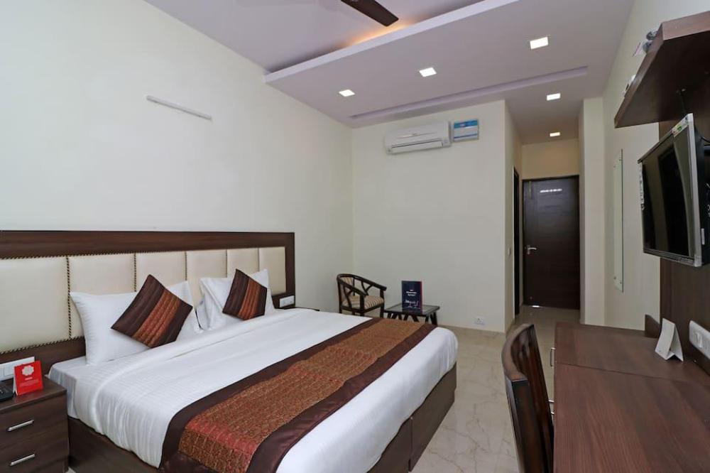 sks premier golf course road