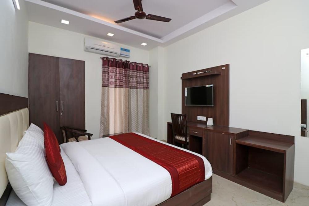 sks premier golf course road