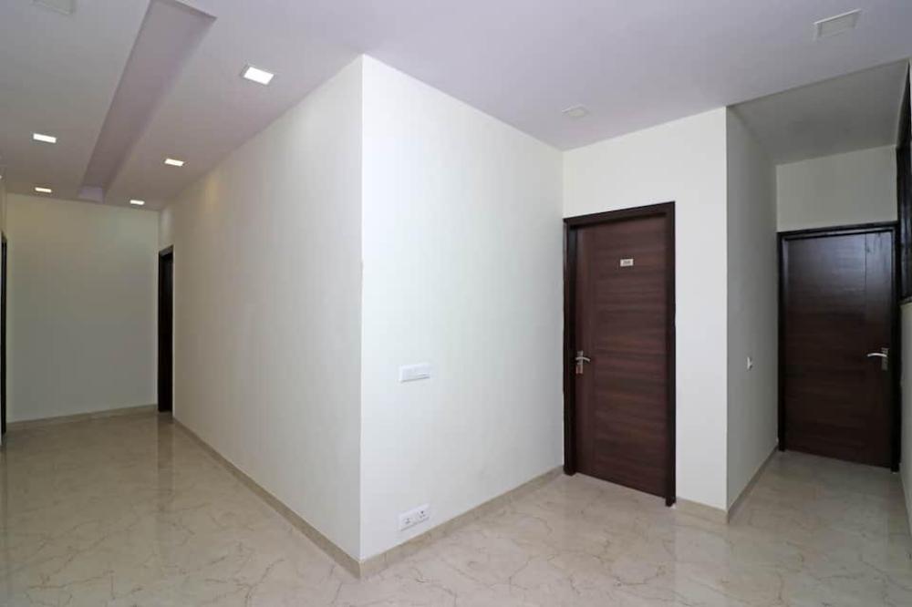 sks premier golf course road