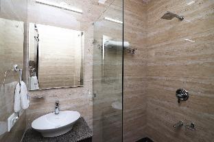 sks premier golf course road