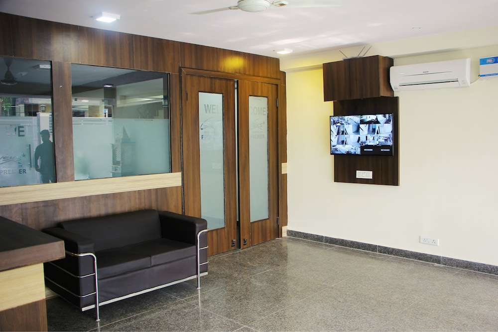 sks premier golf course road