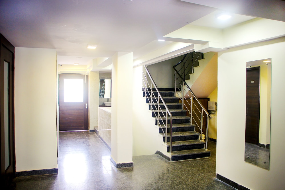 sks premier golf course road