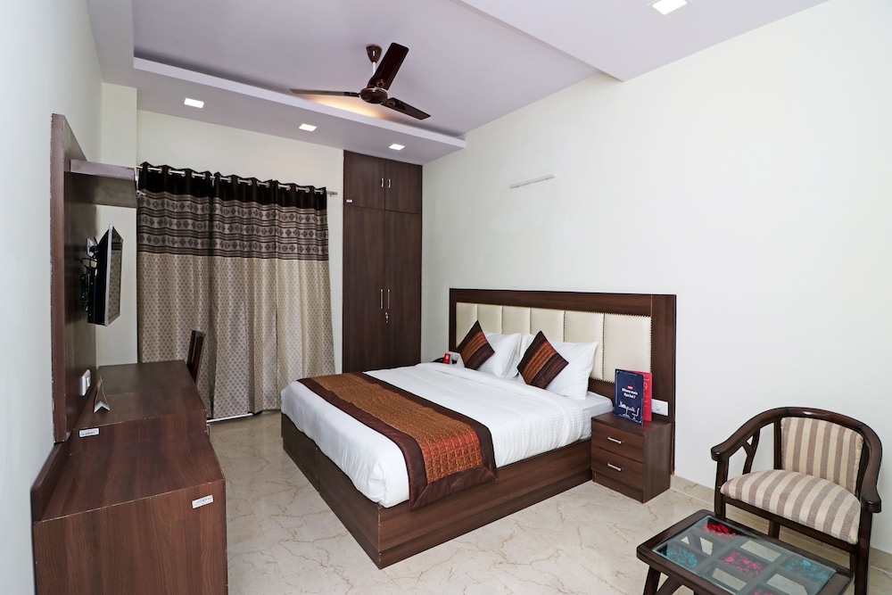 sks premier golf course road