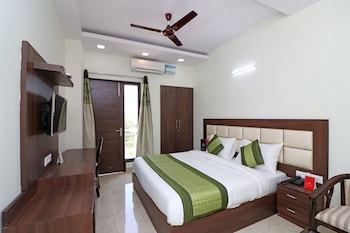 sks premier golf course road