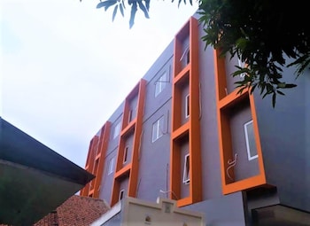 giant kost