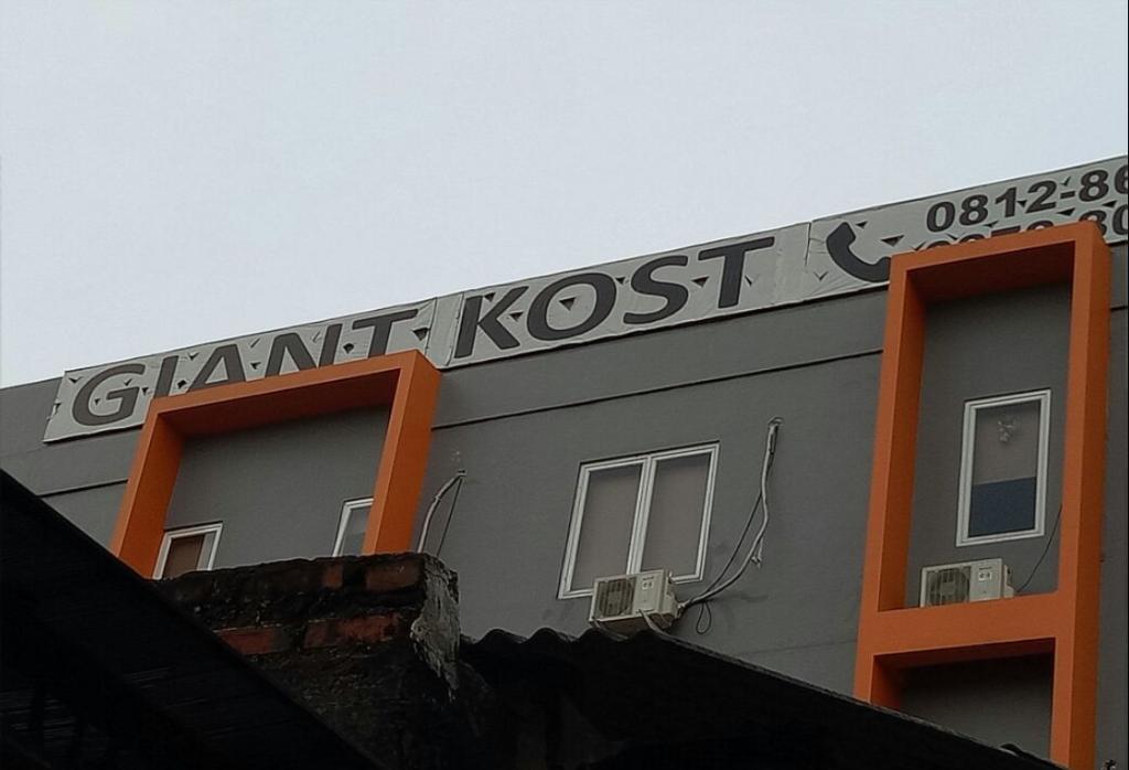 giant kost